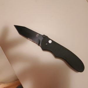 Assisted opening Gerber knife